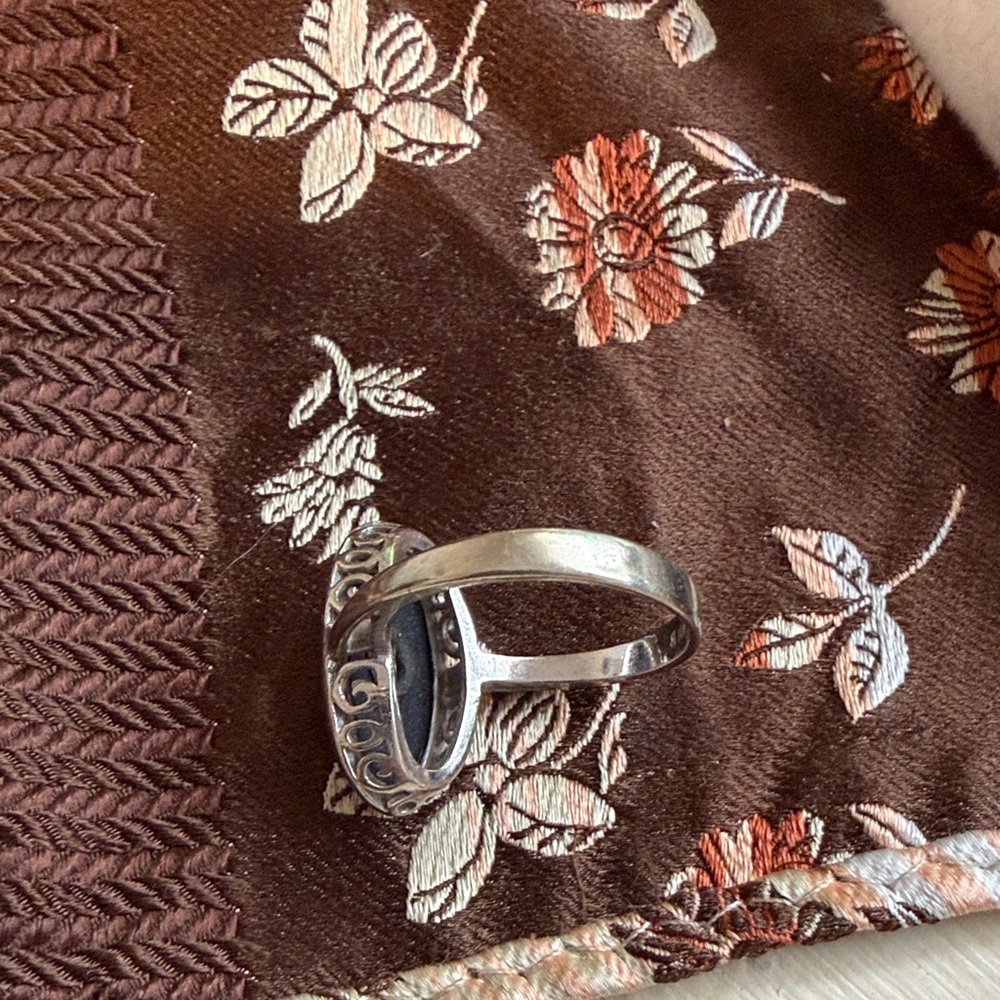 Elegant Diamond Black and White Gold Women's Ring - Picture 4 of 8
